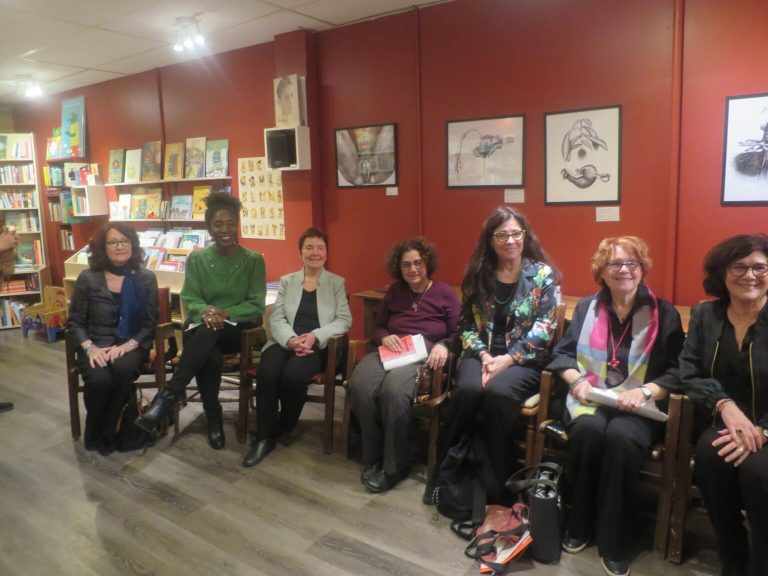 Portrait de groupe des écrivaines présentes au lancement de l'ouvrage la francophonie au féminin