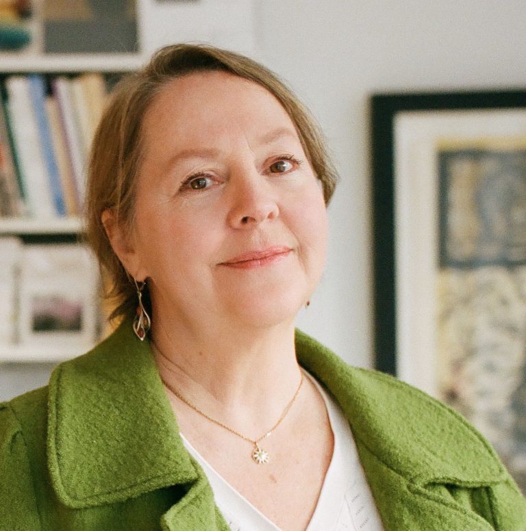 Nancy R. Lange finaliste pour le prix Artiste de l&rsquo;année 2024 du Conseil des Arts et lettres du Québec-Laval pour son livre « Traduire les lieux-Trajectoires » publié aux Éditions de la Grenouillière